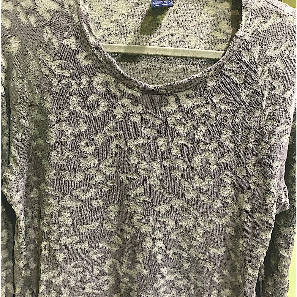Gray gap sweater with raindrop  design  size medium